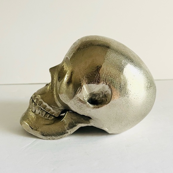Torre & Tagus Silver Metallic Skull Sculpture Solid Aluminum Decor - Picture 4 of 8